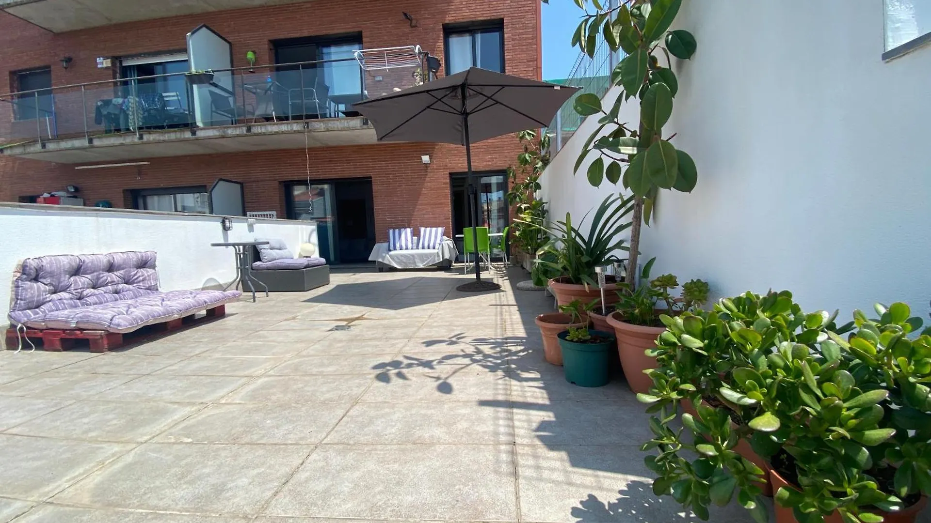 Apartamento Tranquilo Y Con Terraza Terrassa 0*,  España
