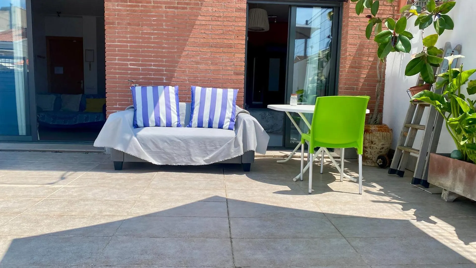Apartamento Tranquilo Y Con Terraza Terrassa España